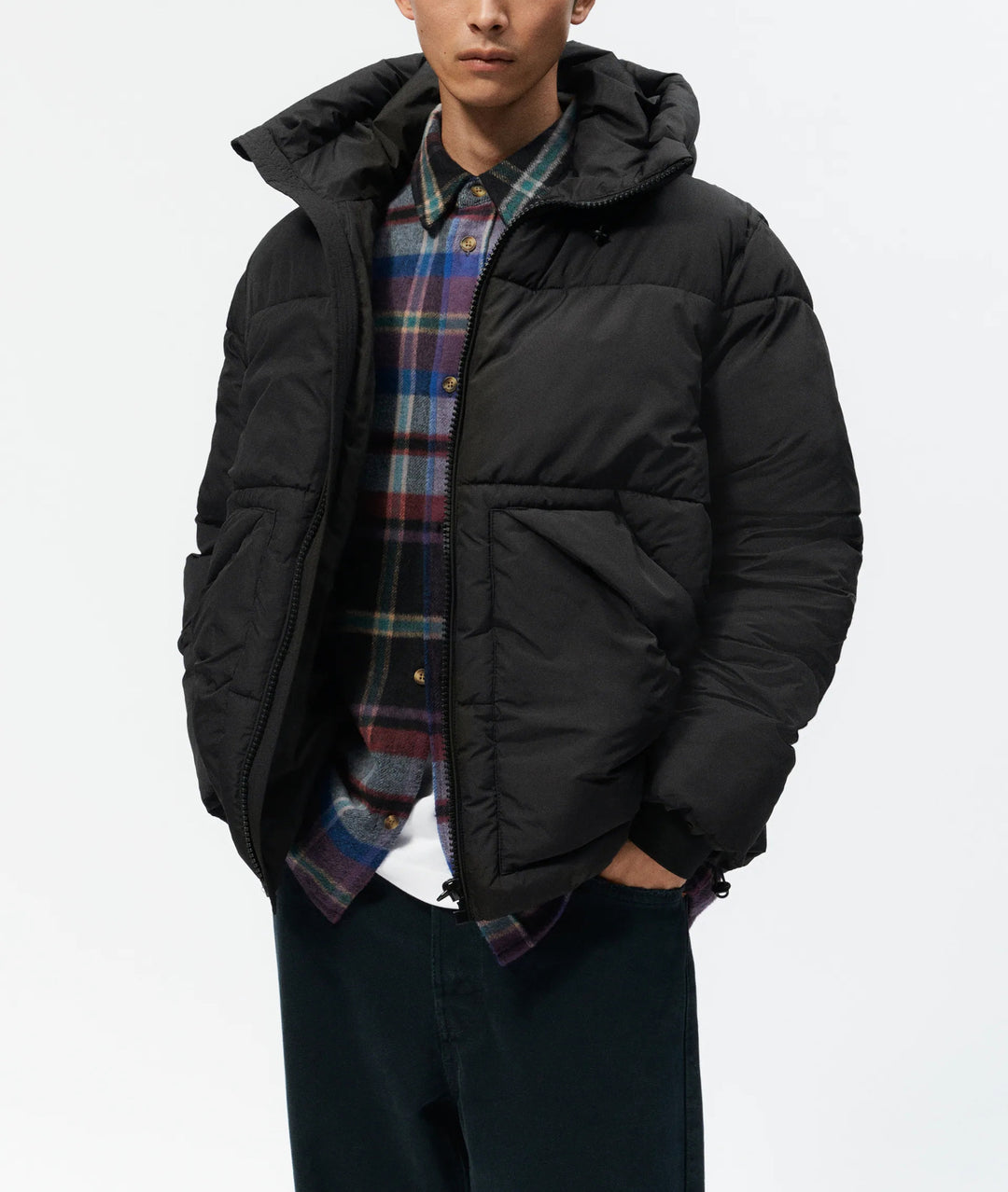 Herren gesteppte Winterjacke mit Kapuze und großzügigen Taschen Hedi-Mode