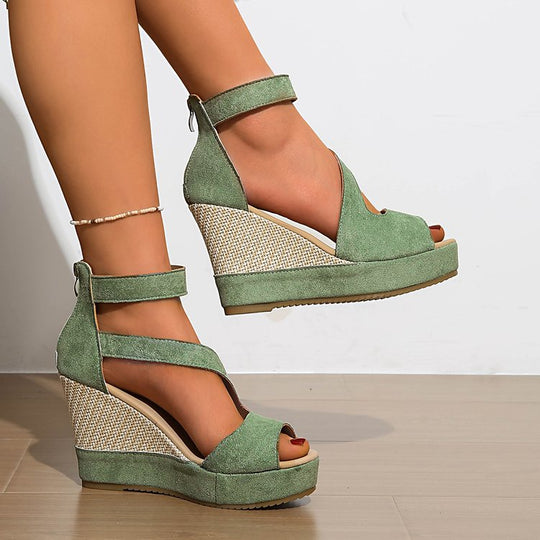 Damen Wedge-Sandalen mit elegantem Schnitt und modischen Riemen EB