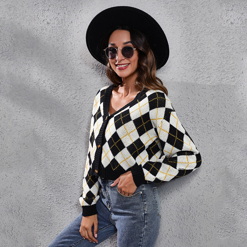 Damen Modischer Karodeckpullover mit tiefem V-Ausschnitt und eleganten Knopfdetails EB