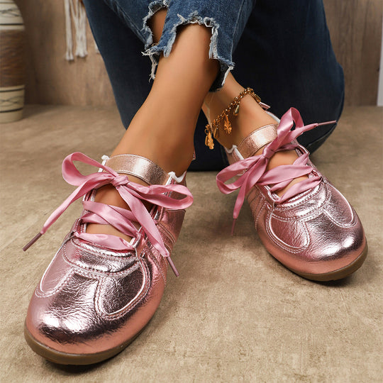 Damen Sportliche Sneaker mit glänzendem Metallic-Obermaterial und bequemer Schnürung EB