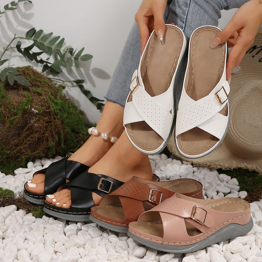 Damen komfortable Clogs mit modischem Riemendesign EB
