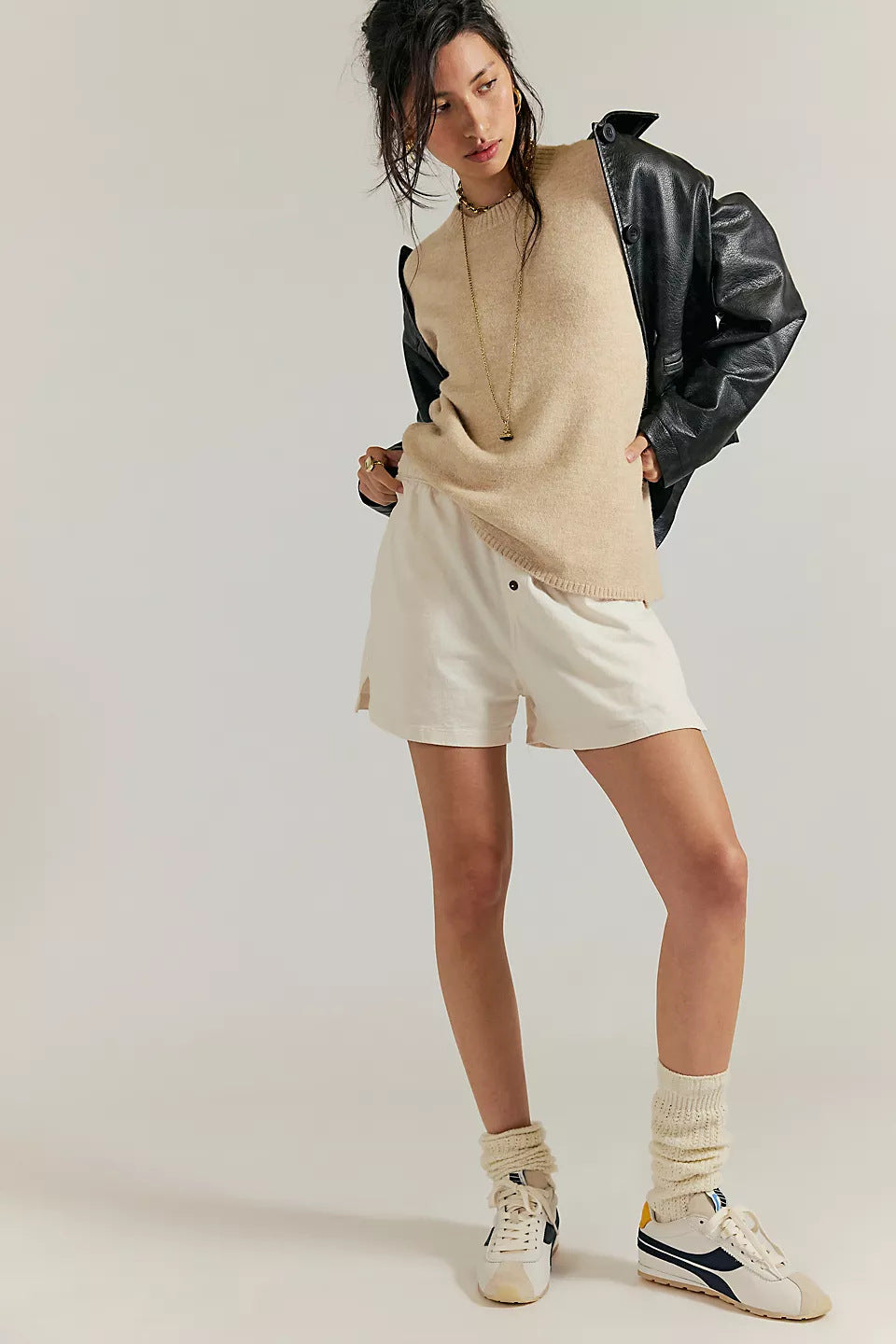 Damen Stylish halbtransparentes Sweatshirt mit Spitze und lässigem Schnitt EB