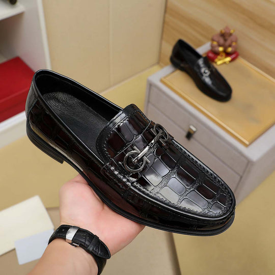 Herren Mokassin aus elegantem Leder mit glänzendem Kroko-Design EB