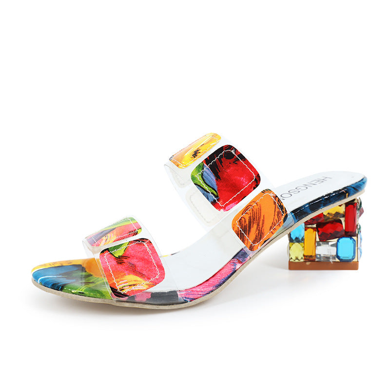 Damen Offene Mules mit dekorativen transparenten Riemen und farbenfrohem Blockabsatz EB