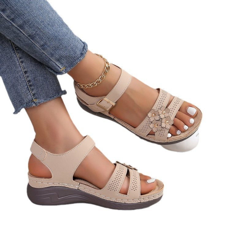 Damen Komfortable Sandalen mit floralem Lochmuster und verstellbarem Riemen EB