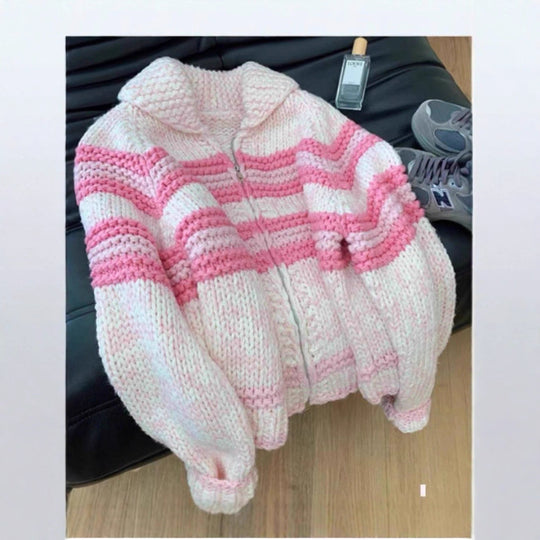 Damen Strickjacke mit breiten Streifen und hochwertigem Reißverschluss EB