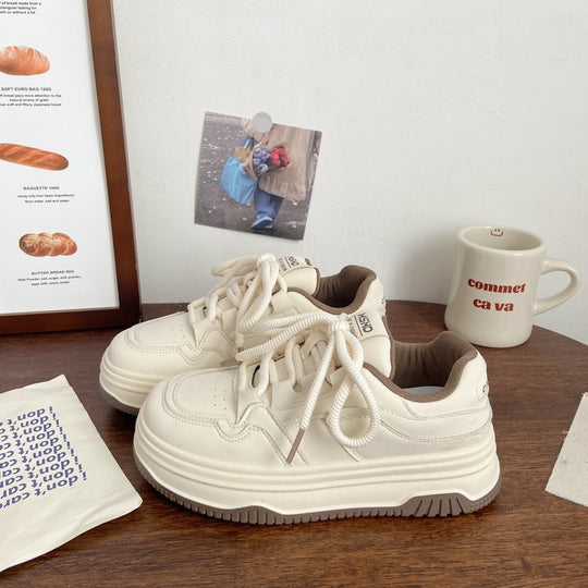 Damen Sportliche Sneakers mit stabiler Sohle und atmungsaktiver Oberflächenstruktur EB
