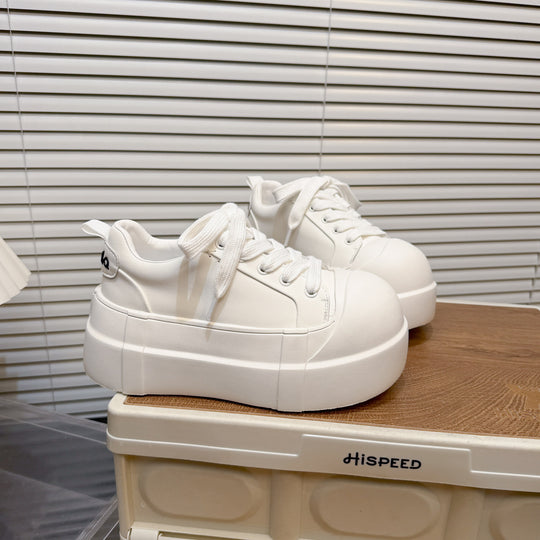 Damen Plattform Sneakers mit trendiger Gummi-Laufsohle und markantem Obermaterial EB