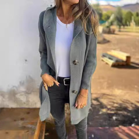Damen Lange Strickjacke mit hochwertiger Rippstruktur und eleganten Knöpfen EB