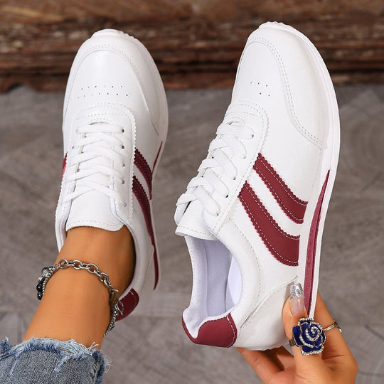 Frauen Sportliche Sneaker im Retro-Stil mit hochwertiger Lederoberfläche EB