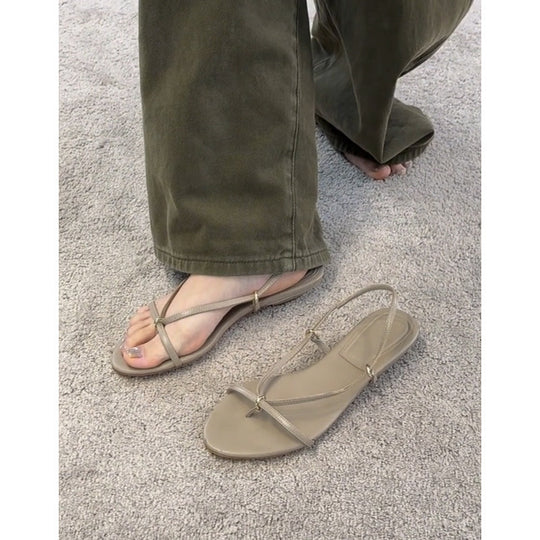 Damen Zehentrenner-Sandalen mit eleganten Riemen und goldenen Akzenten EB