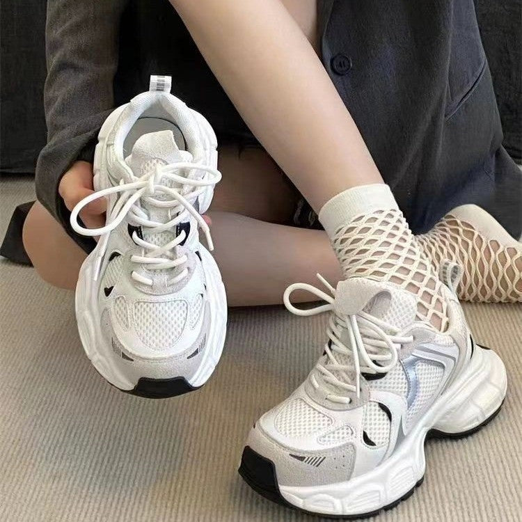 Damen Sportliche Sneakers mit atmungsaktiver Netzstruktur und dämpfender Sohle EB