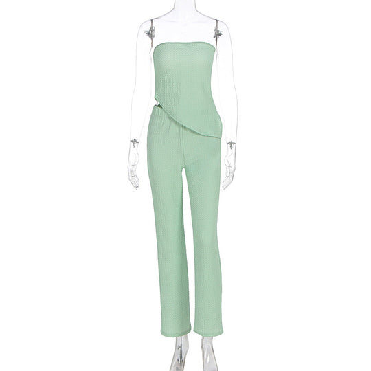 Damen eleganter Jumpsuit mit schulterfreiem Design und asymmetrischem Saum EB
