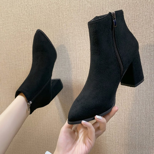 Damen Stiefeletten mit elegantem Blockabsatz und praktischem Reißverschluss EB