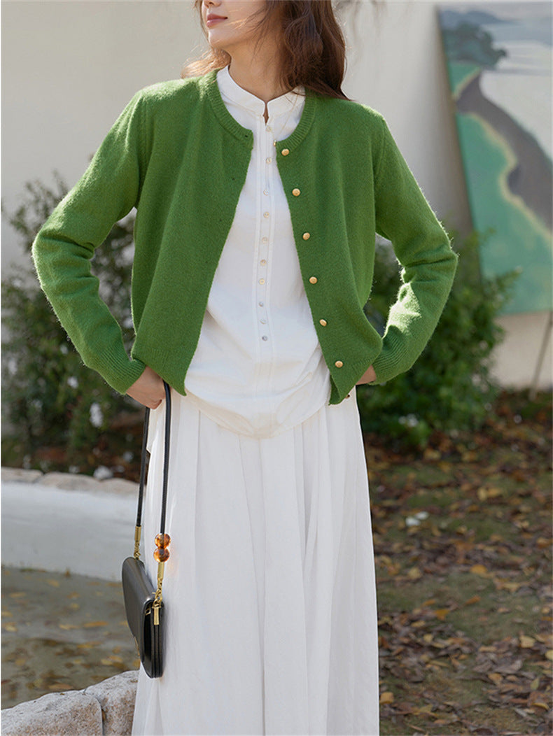 EB | Strickjacke - Retro Rundhalsausschnitt - Kleine goldene Knopfdetails