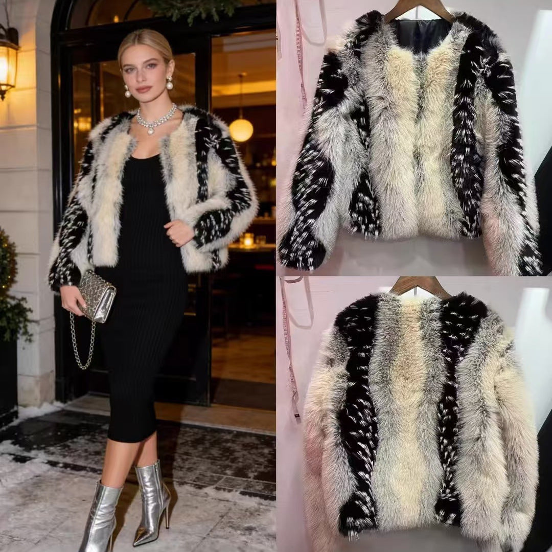 Damen nan kurze Kunstpelzjacke mit kontrastierenden Längsbesätzen und Rundhalsausschnitt EB