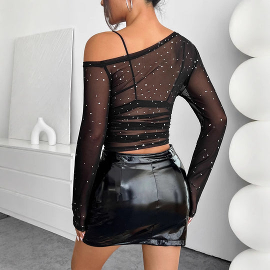 Damen nan asymmetrisches Mesh-Crop-Top mit integriertem Bustier, Raffung und Strassbesatz EB