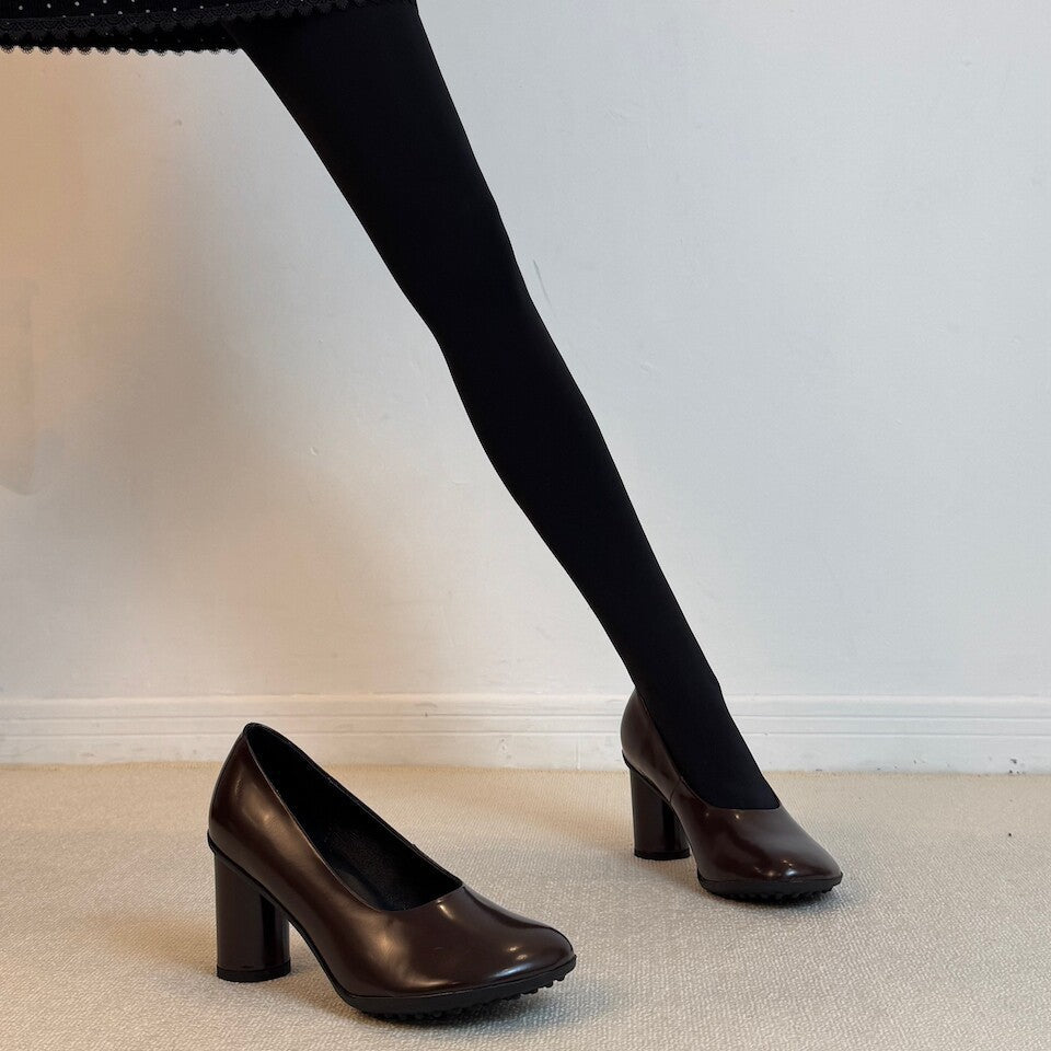 Damen elegante Pumps mit glänzender Lack-Oberfläche und komfortablem Blockabsatz EB