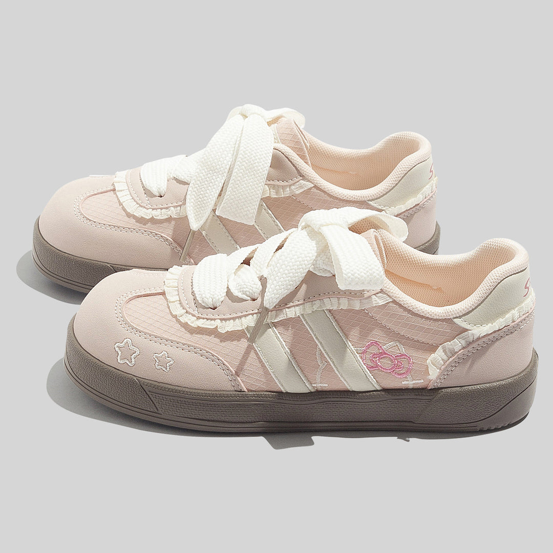Damen Sportliche Sneaker mit verspieltem Design und einzigartigen Applikationen EB