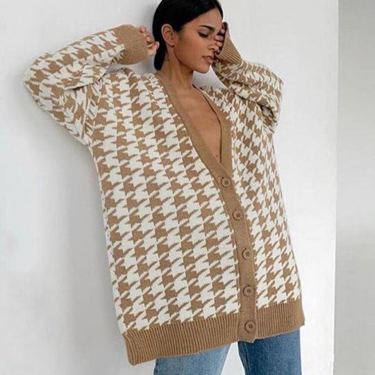 Damen Strickjacke mit modischem Karomuster und tiefem V-Ausschnitt EB