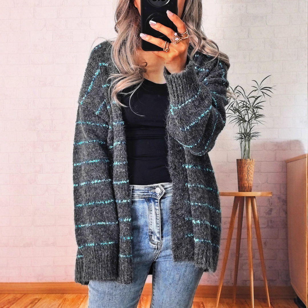 Damen Grobstrickjacke mit modischen Kontraststreifen und eleganten Knopfdetails EB