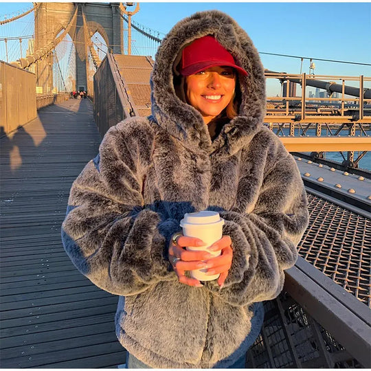Damen Flauschige Teddyjacke mit hohem Kragen und praktischen Taschen EB