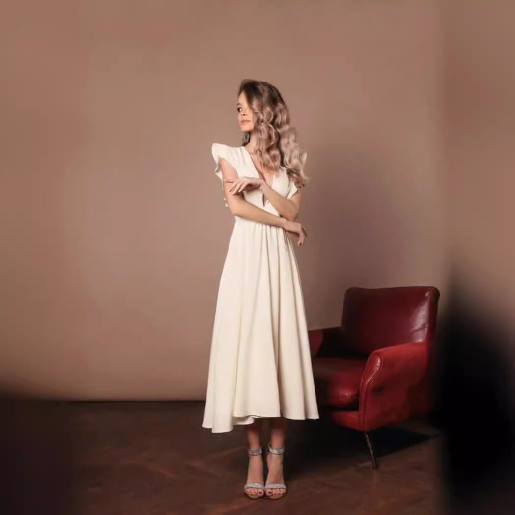 Damen Maxikleid mit raffiniertem V-Ausschnitt und voluminösen Rüschenärmeln EB