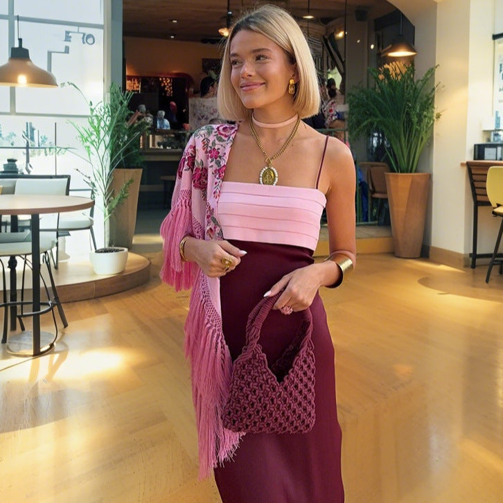Damen Elegantes, schulterfreies Abendkleid mit Raffungen und Beinschlitz EB