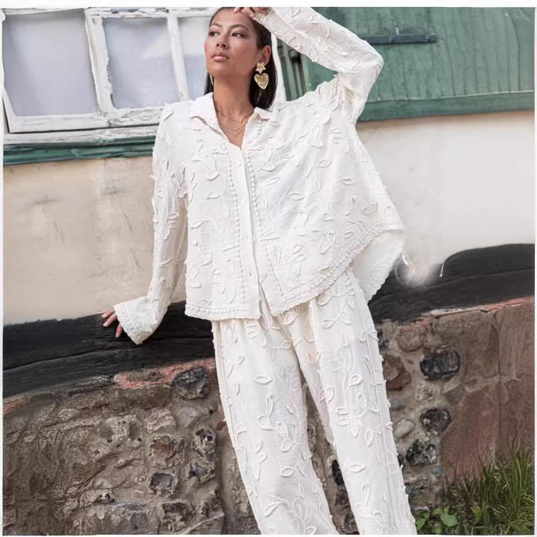 Damen Bluse mit feiner Stickerei und luftiger Passform EB