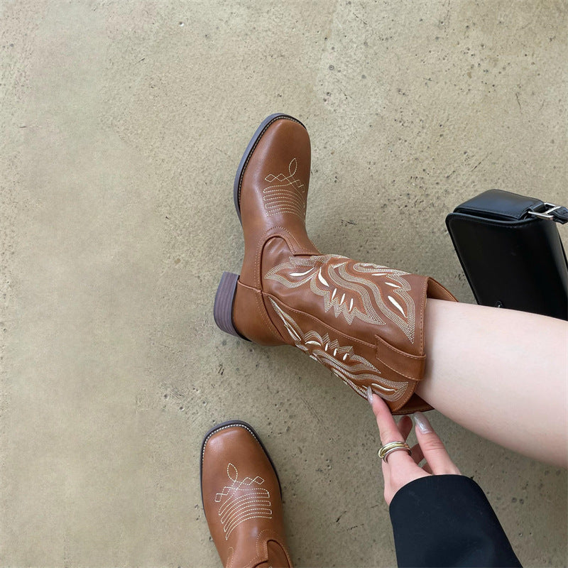 Damen Western-Cowboy-Boots mit aufwendiger Stickerei, mittlerer Schafthöhe und robuster Blockabsatz EB