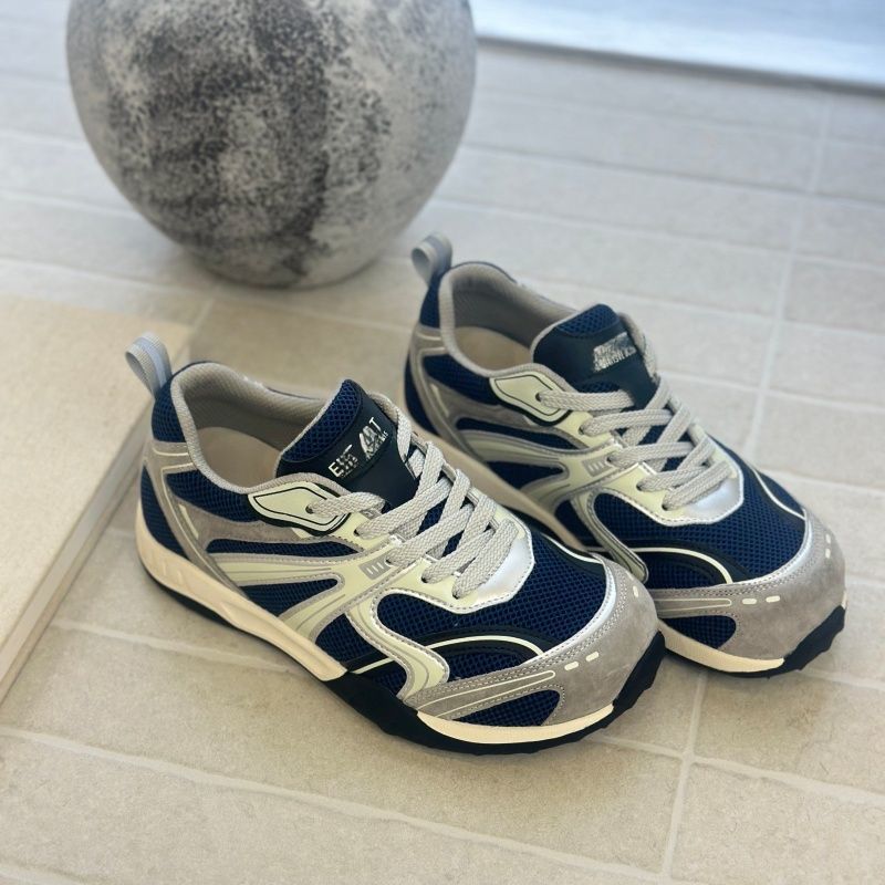 Damen sportliche Sneakers im modernen Design EB