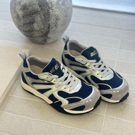 Damen sportliche Sneakers im modernen Design EB