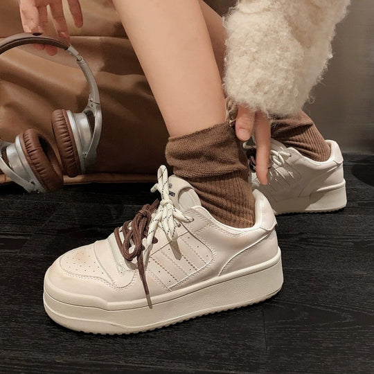 Damen Platform Sneakers mit modischem Design und bequemer Schnürung EB