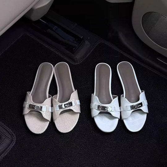 Damen Elegante Absatzsandalen mit modischem Riemendesign und glamourösem Akzent EB
