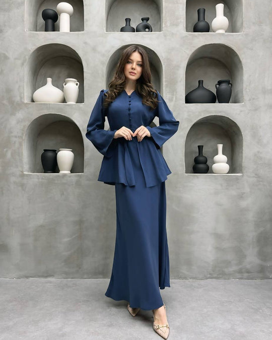 Damen Elegantes Kleid mit Rüschendetails und Knopfleiste EB