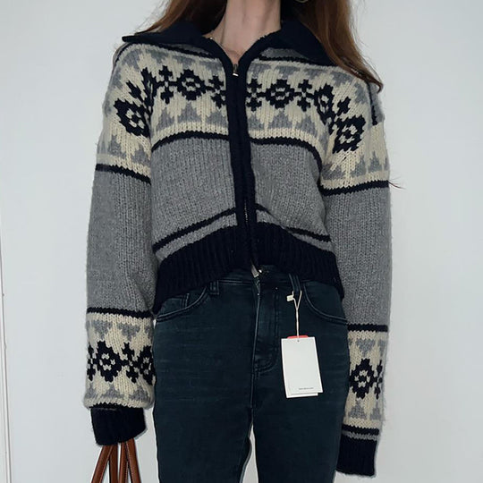 Damen Strickjacke mit floralem Muster und komfortablem Stehkragen EB