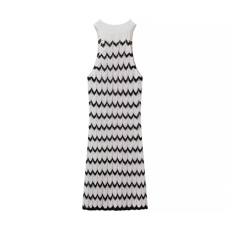 Damen Strickkleid mit Wellenmuster und elegantem Racerback EB