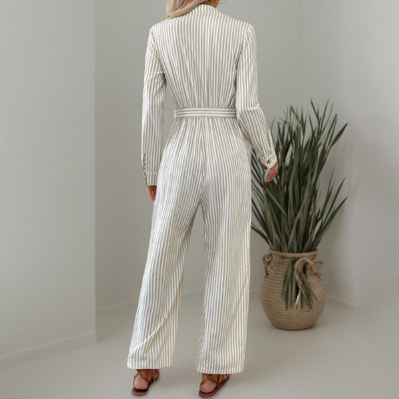 Damen Eleganter Jumpsuit mit schmalem Gürtel und Knopfdetails EB