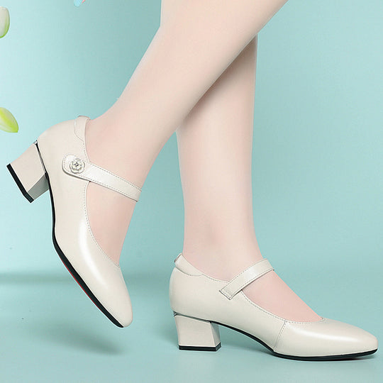 Damen Pumps mit Riemen und elegantem Absatz EB