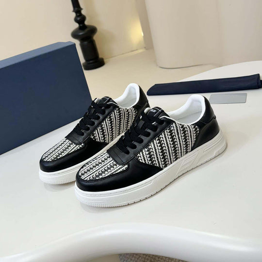 Damen Sneakers mit strukturierter Oberflächenkombination und gepolsterter Sohle EB