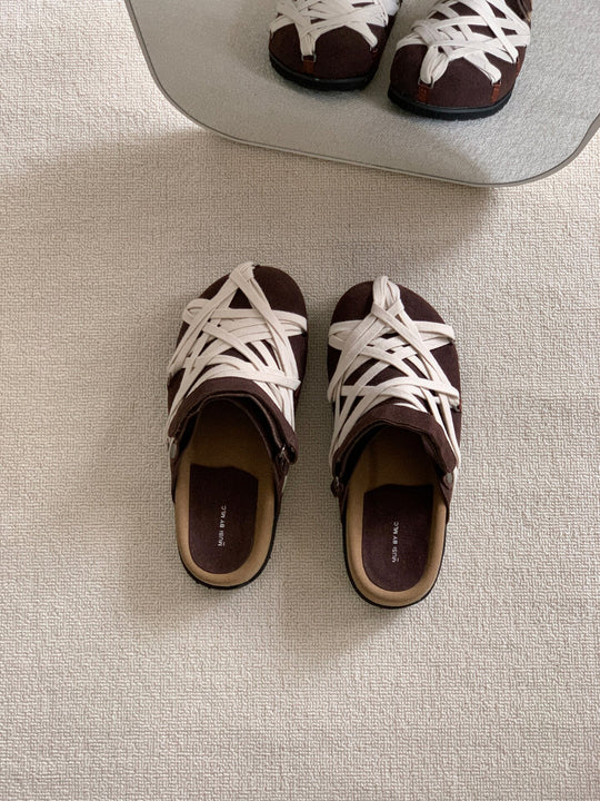 Damen Clogs mit geflochtenem Design und komfortablem Fußbett EB
