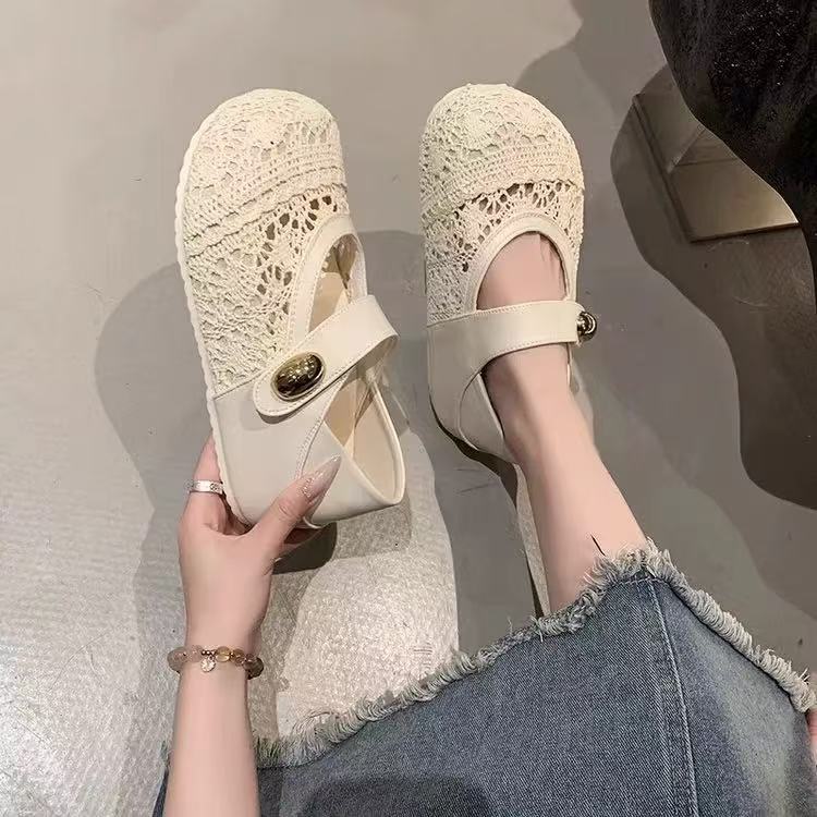 Damen Clogs mit modischem Riemchen und eleganten Akzenten EB