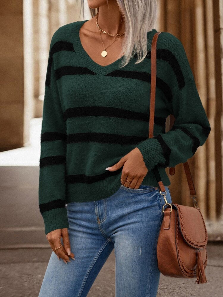 Damen V-Ausschnitt Pullover mit breiten Streifen und kuscheligem Material EB