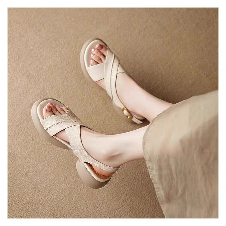 Damen Komfortable Plattform-Sandalen mit verstellbaren Riemen und anatomisch geformtem Fußbett EB