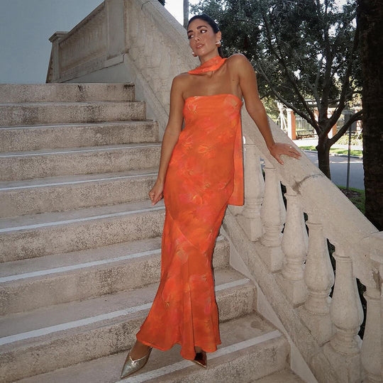 Damen Elegantes Blumenmaxikleid mit Halterneck und fließendem Stoff EB