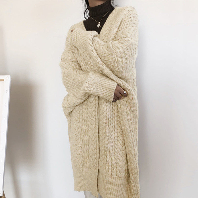 Damen Strickponcho mit tiefem V-Ausschnitt und trendigem Zopfmuster EB
