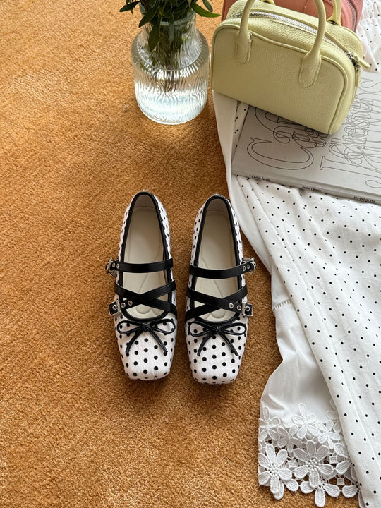 Damen modische Ballerinas mit verstellbaren Riemen und Punktmuster EB