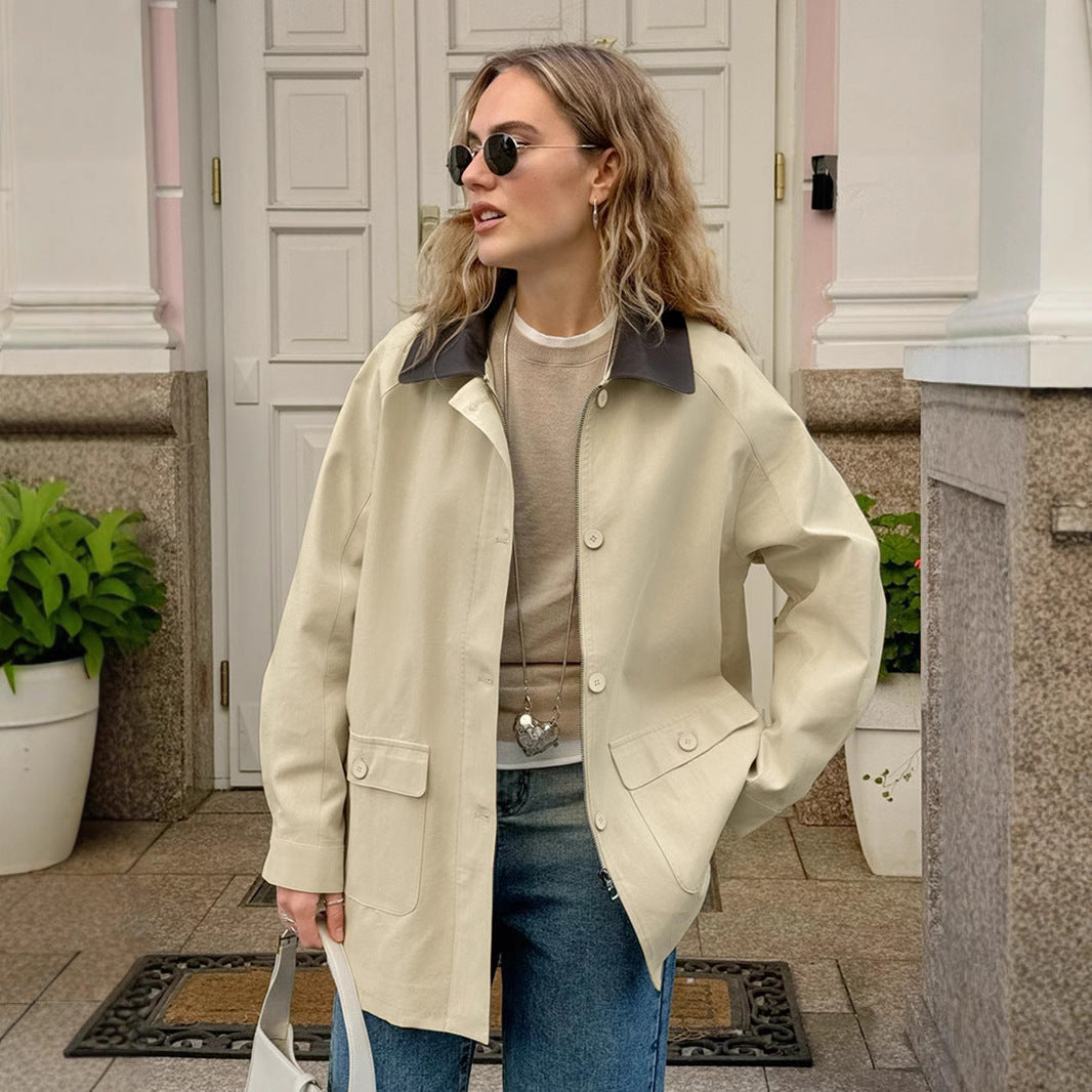Damen Urbaner Utility-Mantel mit kontrastierendem Kragen und praktischen Taschen EB