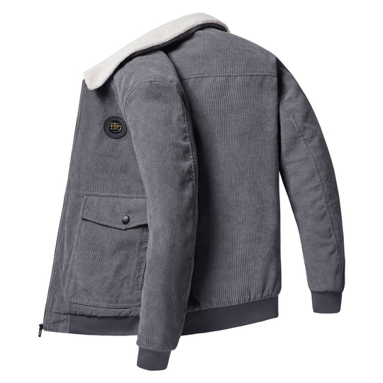 Herren nan Cordjacke mit Sherpa-Futter, Reverskragen und aufgesetzten Pattentaschen im Bomberstil EB