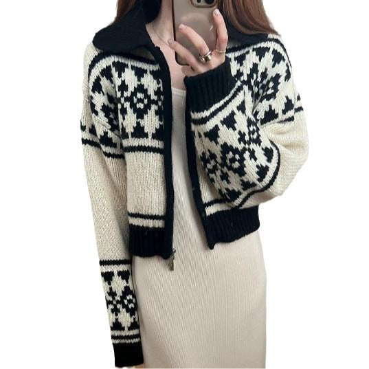 Damen Strickjacke mit floralem Muster und hohen Kragen EB